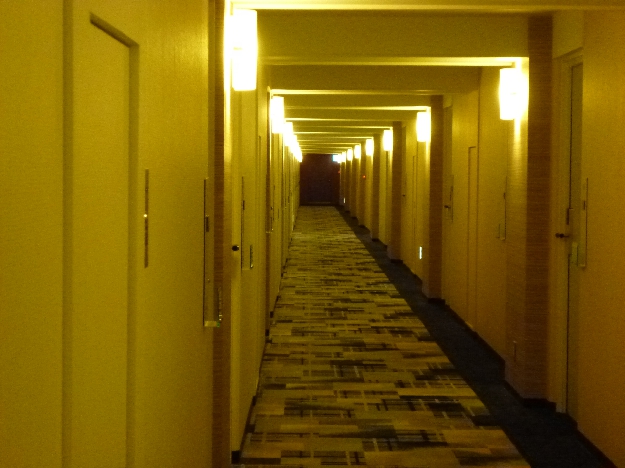 写真20　床の柄が素敵な廊下
