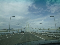 写真8　３日の明石大橋