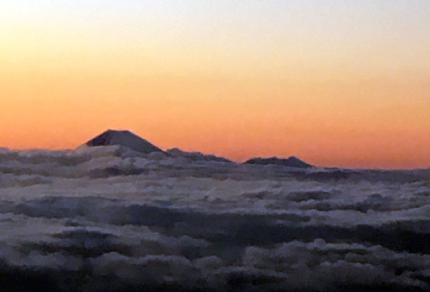 写真２１－２　羽田空港着陸前・西の空に富士山・１７：０５